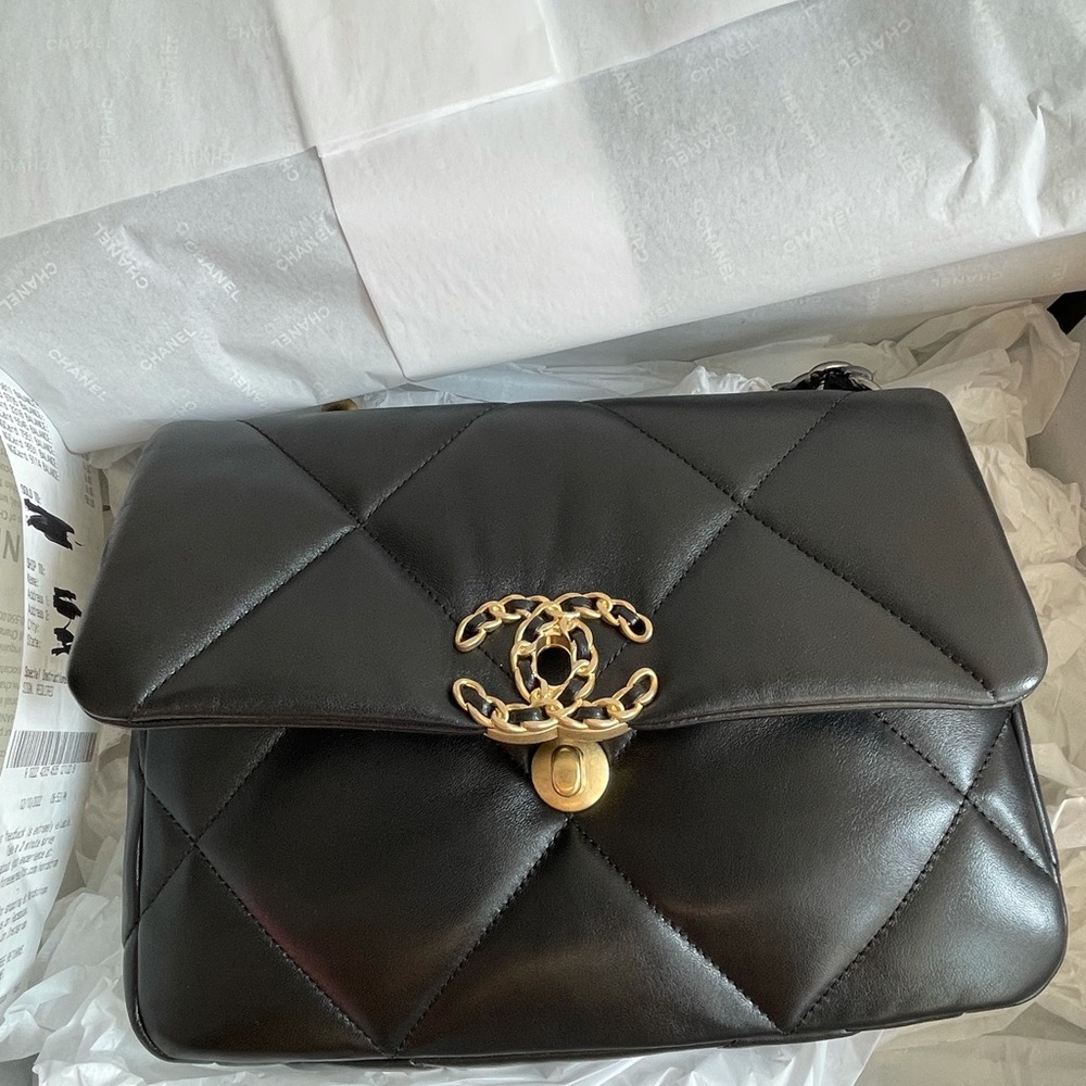 NEW CHANEL19 22B Black Lambskin Small Flap Bag Mix Hardware w/receipt - Picture 15 of 15